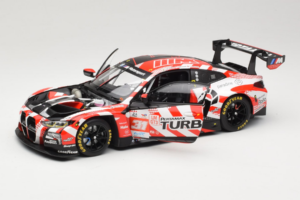 BMW M4 GT3 LMGT3 #31 D. Leung / S. Gelael / A. Farfus Team WRT 2nd Place 24 Hours of Le Mans 2024 Minichamps 1:18 113242431 M — afbeelding 2 van 8