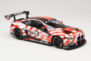 BMW M4 GT3 LMGT3 #31 D. Leung / S. Gelael / A. Farfus Team WRT 2nd Place 24 Hours of Le Mans 2024 Minichamps 1:18 113242431 M — afbeelding 6 van 8