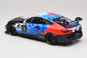 BMW M4 GT4 #1 Presentation 2024 Otto 1:18 OT1125 Hars — afbeelding 5 van 6