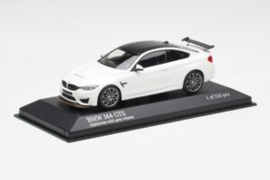BMW M4 GTS F82 Wit Met Grijze Velgen Minichamps 1:43 410025221 Metaal — afbeelding 2 van 4