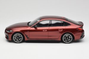 BMW M440i G26 Gran Coupe Aventurine Rood Otto 1:18 OT1075 Hars — afbeelding 3 van 6