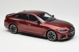 BMW M440i G26 Gran Coupe Aventurine Rood Otto 1:18 OT1075 Hars — afbeelding 4 van 6