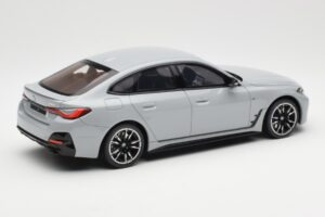 BMW M440i G26 Gran Coupe Brooklyn Grijs Metallic Otto 1:18 OT454 Hars — afbeelding 2 van 6