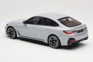BMW M440i G26 Gran Coupe Brooklyn Grijs Metallic Otto 1:18 OT454 Hars — afbeelding 5 van 6
