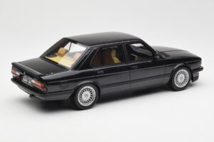 BMW M5 E28 Diamond Zwart Otto 1:18 OT184 Hars — afbeelding 2 van 6