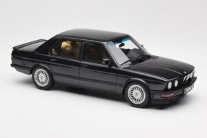 BMW M5 E28 Diamond Zwart Otto 1:18 OT184 Hars — afbeelding 4 van 6