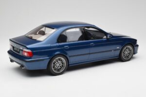 BMW M5 E39 Avus Blauw Otto 1:12 G073 Hars — afbeelding 2 van 6