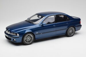 BMW M5 E39 Avus Blauw Otto 1:12 G073 Hars