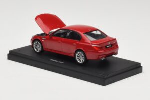 BMW M5 E60 Rood Kyosho 1:43 03503R Metaal — afbeelding 2 van 4