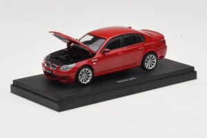 BMW M5 E60 Rood Kyosho 1:43 03503R Metaal — afbeelding 3 van 4