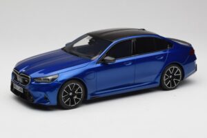 BMW M5 G90 Marina Bay Blue Metallic GT Spirit 1:18 GT507 Hars