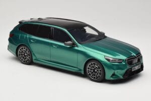 BMW M5 G99 Competition Touring Isle of Man Green GT Spirit 1:18 GT509 Hars — afbeelding 4 van 6