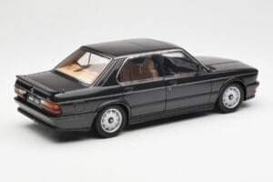 BMW M535i E28 Diamond Zwart AUTOart 1:18 75162 Metaal — afbeelding 3 van 8