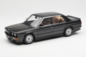 BMW M535i E28 Diamond Zwart AUTOart 1:18 75162 Metaal