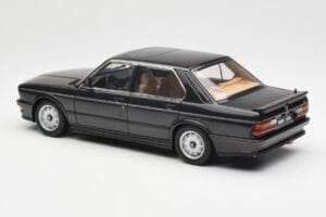 BMW M535i E28 Diamond Zwart AUTOart 1:18 75162 Metaal — afbeelding 7 van 8