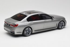 BMW M760i G12 V12 Final Edition Grijs GT Spirit 1:18 GT478 Hars — afbeelding 2 van 6