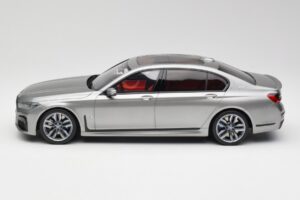 BMW M760i G12 V12 Final Edition Grijs GT Spirit 1:18 GT478 Hars — afbeelding 3 van 6