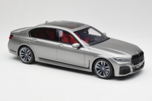 BMW M760i G12 V12 Final Edition Grijs GT Spirit 1:18 GT478 Hars — afbeelding 4 van 6