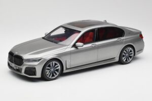 BMW M760i G12 V12 Final Edition Grijs GT Spirit 1:18 GT478 Hars