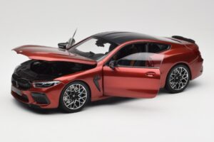 BMW M8 F91 Convertible Storm Bay Metallic Minichamps 1:18 110029020 Metaal — afbeelding 2 van 8