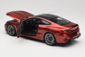 BMW M8 F91 Convertible Storm Bay Metallic Minichamps 1:18 110029020 Metaal — afbeelding 5 van 8