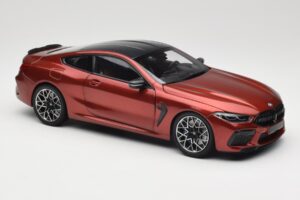 BMW M8 F91 Convertible Storm Bay Metallic Minichamps 1:18 110029020 Metaal — afbeelding 6 van 8
