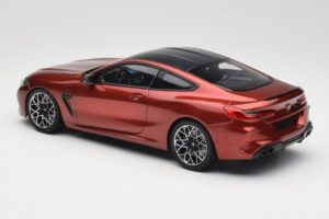 BMW M8 F91 Convertible Storm Bay Metallic Minichamps 1:18 110029020 Metaal — afbeelding 7 van 8