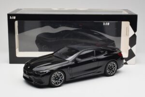 BMW M8 F92 Saffier Zwart Minichamps 1:18 110029021 Metaal — afbeelding 8 van 8