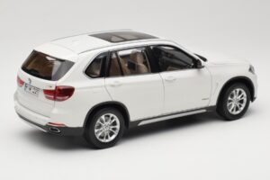 BMW X5 E70 Alpine White Paragon 1:18 PA-97073 Metaal — afbeelding 3 van 8