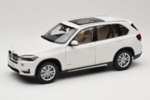 BMW X5 E70 Alpine White Paragon 1:18 PA-97073 Metaal