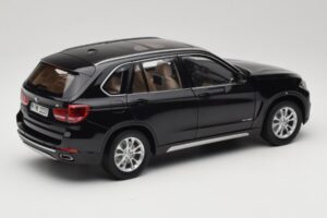 BMW X5 E70 Sapphire Black Paragon 1:18 PA-97071 Metaal — afbeelding 3 van 8