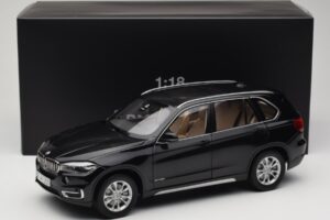 BMW X5 E70 Sapphire Black Paragon 1:18 PA-97071 Metaal — afbeelding 8 van 8