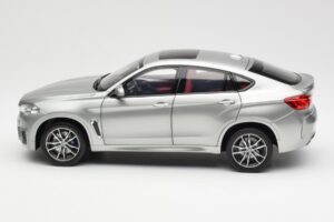 BMW X6 M F86 Donington Grijs Metallic Norev 1:18 80432364886 Metaal — afbeelding 4 van 8