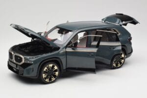 BMW XM G09 Isle of Man Green Minichamps 1:18 110023300 Metaal — afbeelding 2 van 8