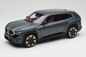 BMW XM G09 Isle of Man Green Minichamps 1:18 110023300 Metaal