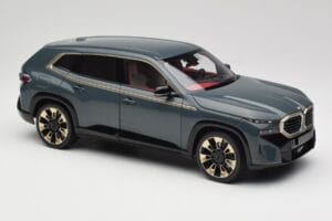 BMW XM G09 Isle of Man Green Minichamps 1:18 110023300 Metaal — afbeelding 6 van 8