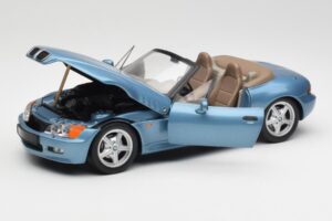 BMW Z3 E36/7 James Bond Goldeneye Blauw Metallic UT Models 1:18 180024336 Metaal — afbeelding 2 van 8