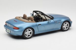 BMW Z3 E36/7 James Bond Goldeneye Blauw Metallic UT Models 1:18 180024336 Metaal — afbeelding 3 van 8