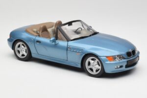 BMW Z3 E36/7 James Bond Goldeneye Blauw Metallic UT Models 1:18 180024336 Metaal — afbeelding 6 van 8