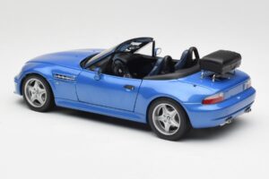BMW Z3 M Roadster Met Bagagedrager Blauw Metallic UT Models 1:18 20416 Metaal — afbeelding 7 van 8