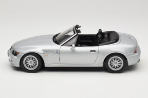 BMW Z3 Roadster 1.8 Zilver Dealer Editie UT Models 1:18 80439411712 Metaal — afbeelding 4 van 8