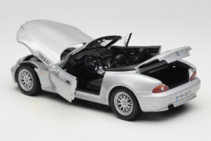 BMW Z3 Roadster 1.8 Zilver Dealer Editie UT Models 1:18 80439411712 Metaal — afbeelding 5 van 8