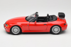 BMW Z3 Roadster 1.9 Rood Dealer Editie UT Models 1:18 80439423068 Metaal — afbeelding 4 van 8