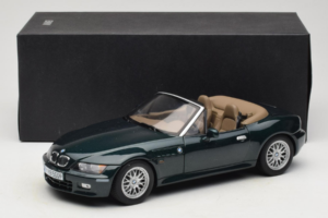 BMW Z3 Roadster 2.8 Donkergroen Dealer Editie UT Models 1:18 80439411713 Metaal — afbeelding 8 van 8