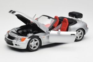 BMW Z3 Roadster Met Bagagedrager Zilver UT Models 1:18 20407 Metaal — afbeelding 2 van 8