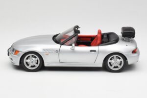 BMW Z3 Roadster Met Bagagedrager Zilver UT Models 1:18 20407 Metaal — afbeelding 4 van 8