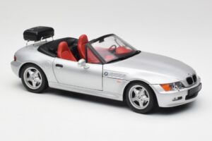 BMW Z3 Roadster Met Bagagedrager Zilver UT Models 1:18 20407 Metaal — afbeelding 6 van 8