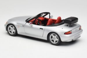 BMW Z3 Roadster Met Bagagedrager Zilver UT Models 1:18 20407 Metaal — afbeelding 7 van 8