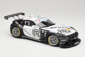 BMW Z4 #676 H. Stuck / J. Hennerici / D. Hurtgen Team Schubert Nürburgring 24 Hours 2006 AUTOart 1:18 80649 Metaal — afbeelding 4 van 6