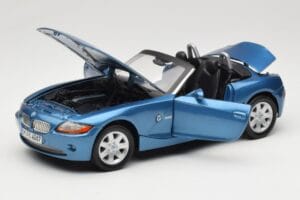 BMW Z4 E85 Blauw Metallic Motormax 1:18 73144 Metaal — afbeelding 2 van 8